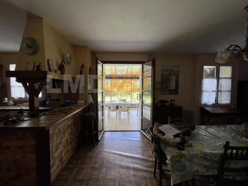 Villa - 237 m² - 8 pièces