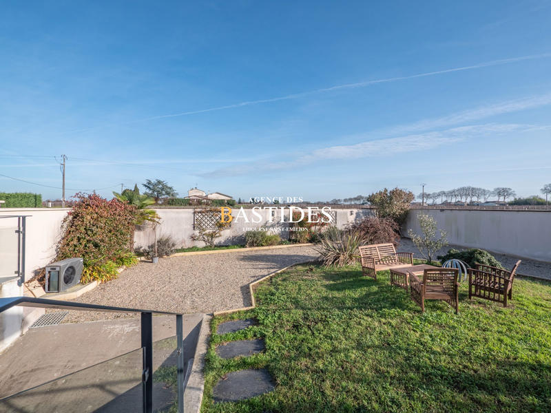 Maison traditionnelle - 175 m² - 8 pièces