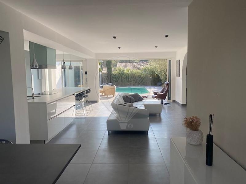 Maison - 186 m² - 7 pièces