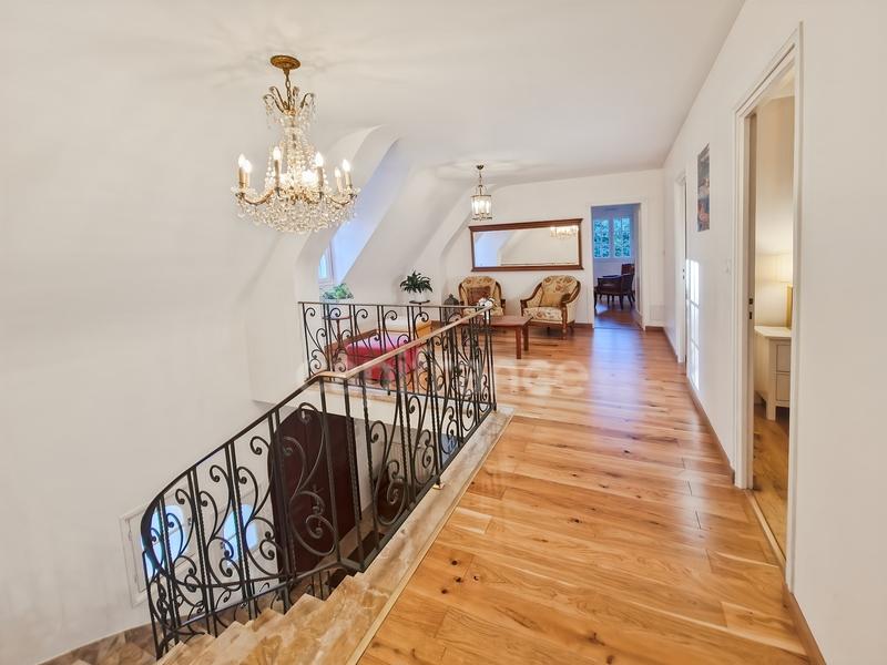 Maison bourgeoise - 300 m² - 10 pièces