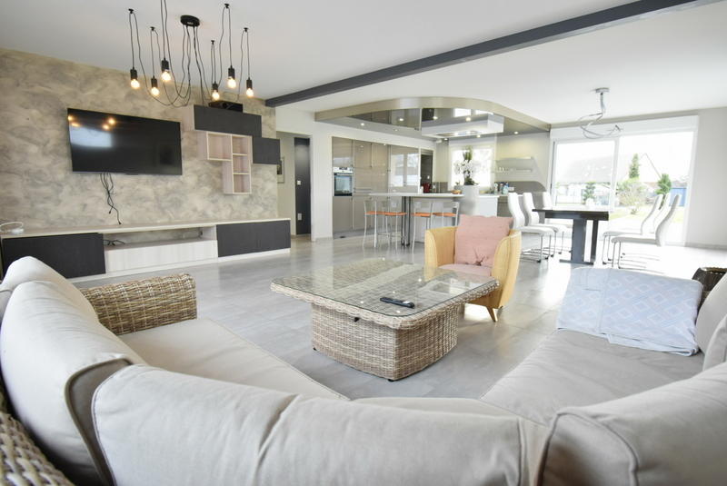 Maison - 270 m² - 8 pièces