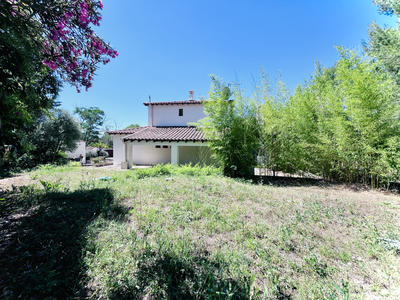 Villa - 200 m² - 8 pièces