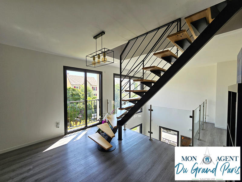 Maison - 202 m² - 8 pièces