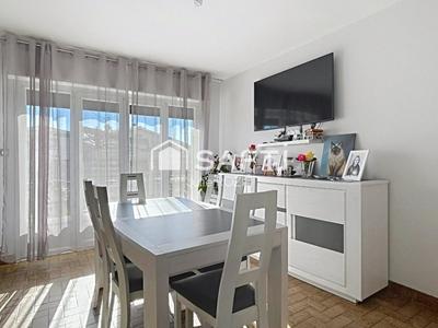 Maison - 97 m² - 5 pièces