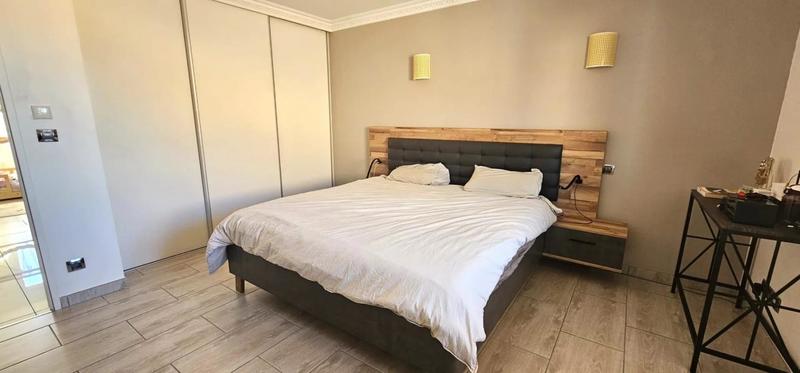 Villa - 259 m² - 8 pièces