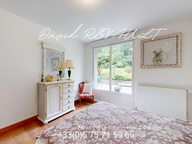 Maison - 180 m² - 9 pièces