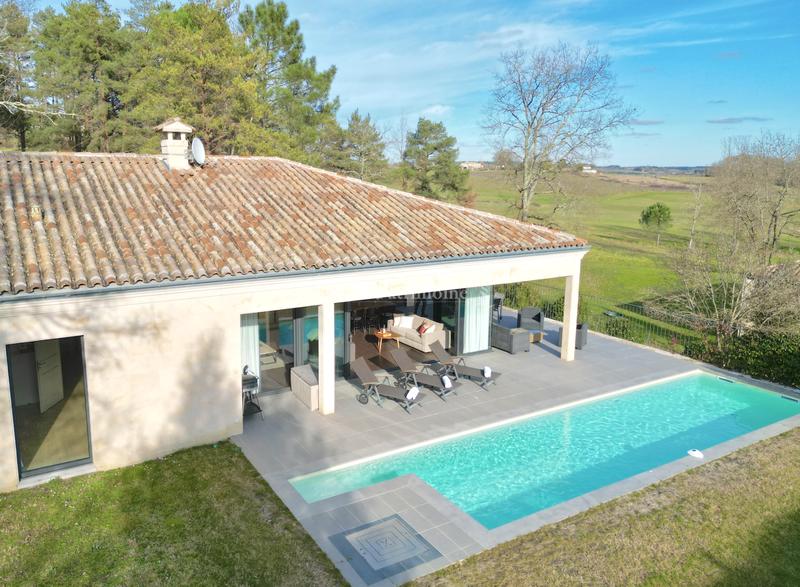 Maison - 180 m² - 4 pièces