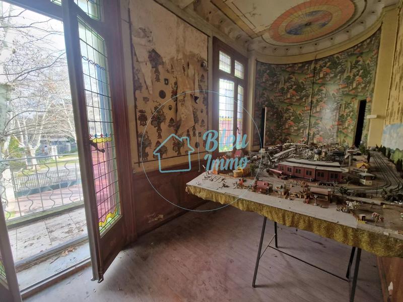 Appartement - 230 m² - 10 pièces