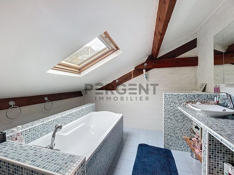 Maison - 304 m² - 9 pièces