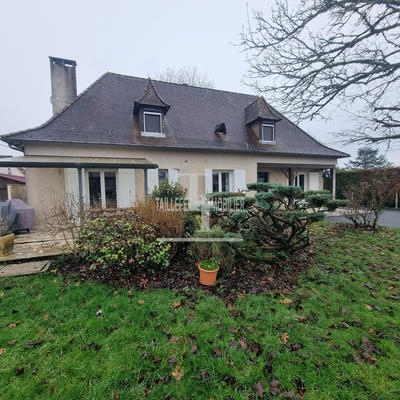 Maison - 159 m² - 8 pièces