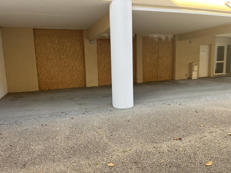 Local commercial - 128 m²