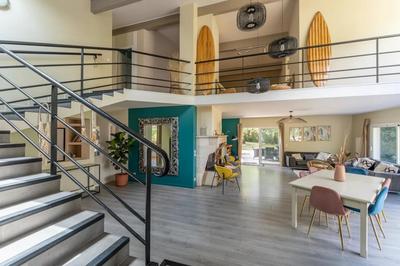 Villa - 218 m² - 7 pièces