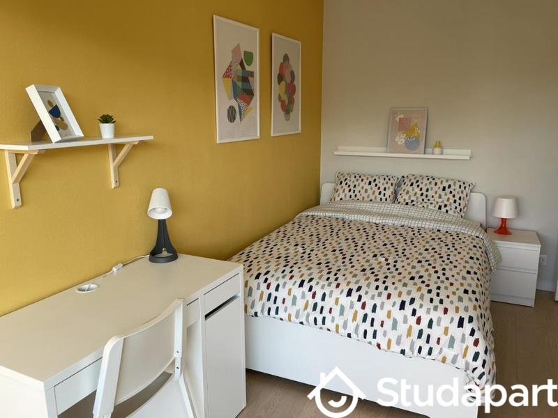 Chambre - 12 m² - 1 pièce