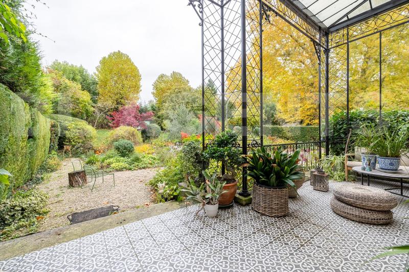 Demeure - 195 m² - 5 pièces