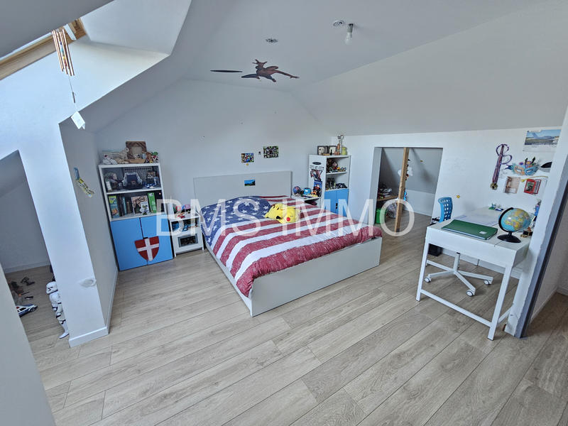 Maison - 205 m² - 6 pièces