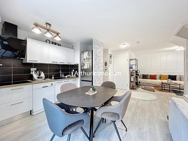 Maison - 95 m² - 5 pièces