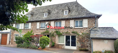 Maison - 220 m² - 10 pièces