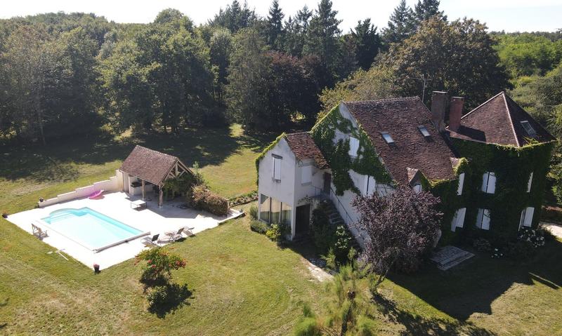 Maison - 320 m² - 10 pièces