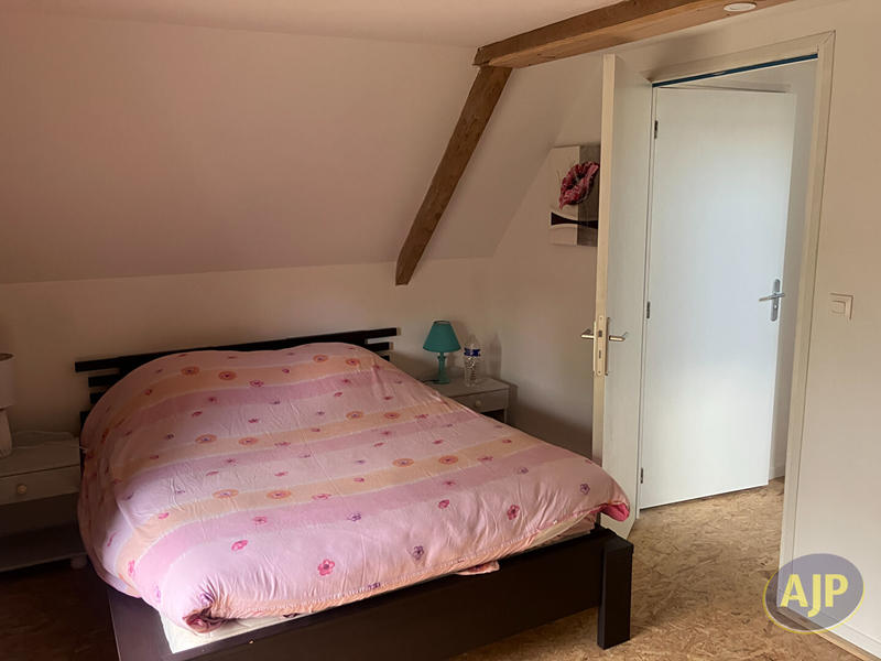 Maison - 180 m² - 8 pièces