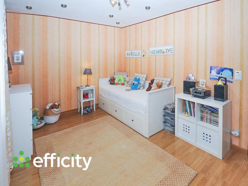 Pavillon - 200 m² - 5 pièces