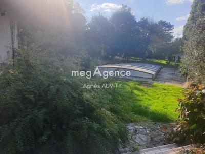 Maison traditionnelle - 275 m² - 6 pièces