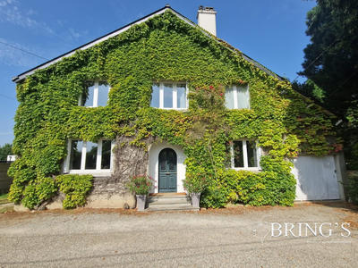 Maison - 196 m² - 9 pièces