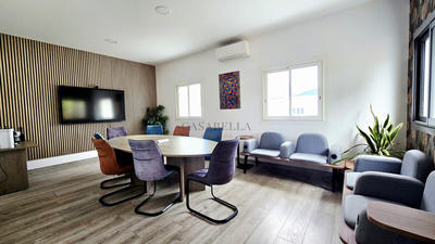 Local commercial - 150 m² - 6 pièces