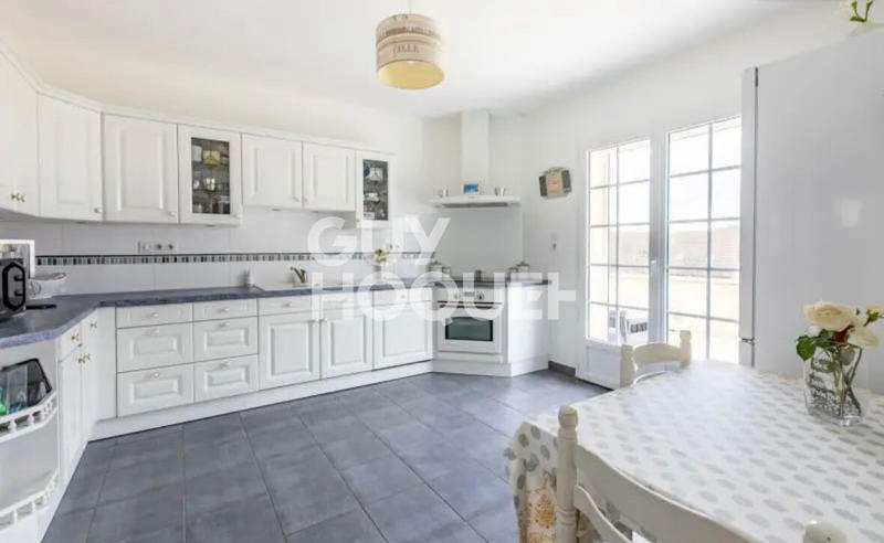 Maison - 178 m² - 7 pièces