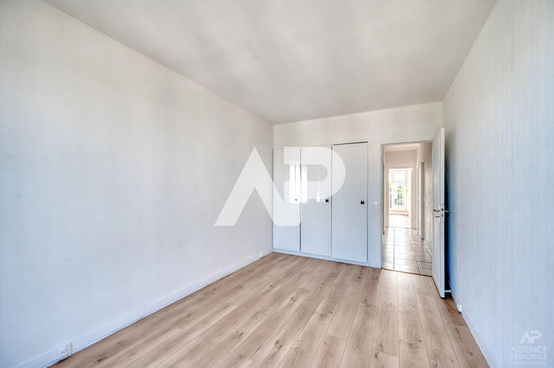 Appartement - 92 m² - 4 pièces