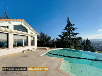 Maison - 370 m² - 10 pièces