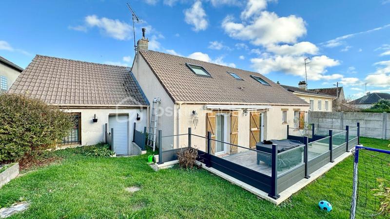 Maison traditionnelle - 147 m² - 7 pièces