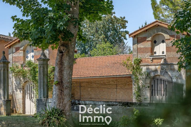 Maison - 484 m² - 17 pièces