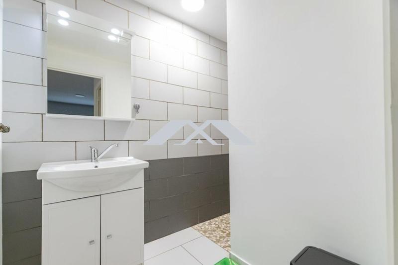 Villa - 264 m² - 9 pièces