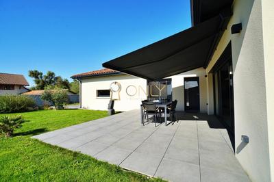 Maison - 104 m² - 4 pièces