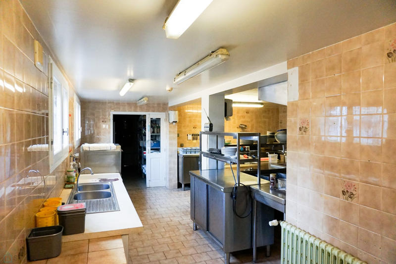 Maison - 550 m² - 18 pièces