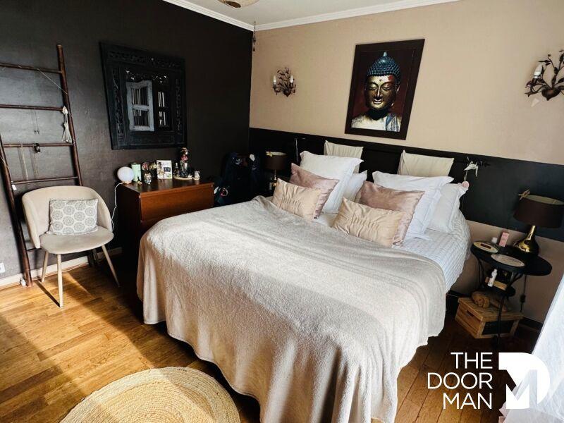 Maison - 205 m² - 8 pièces