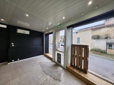 Magasins - 85 m² - 5 pièces