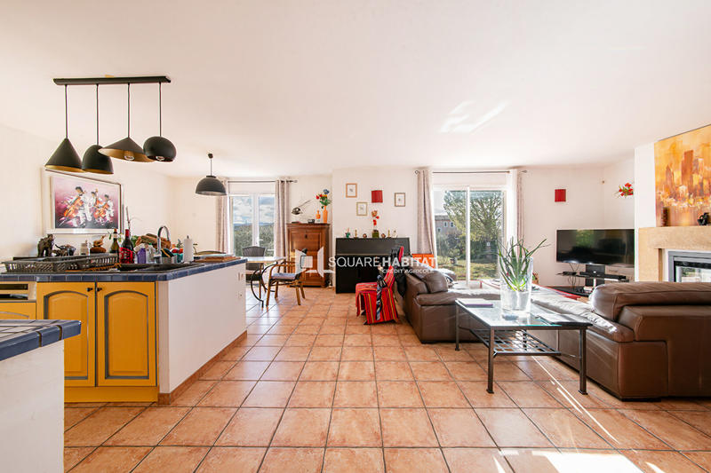 Maison - 318 m² - 9 pièces