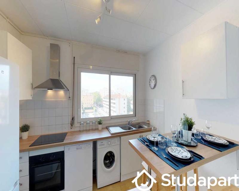 Chambre - 120 m² - 1 pièce