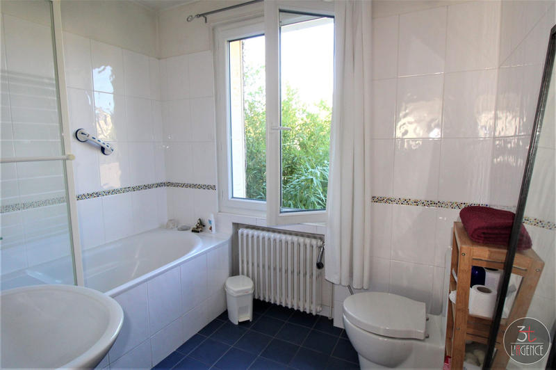 Maison ancienne - 182 m² - 8 pièces