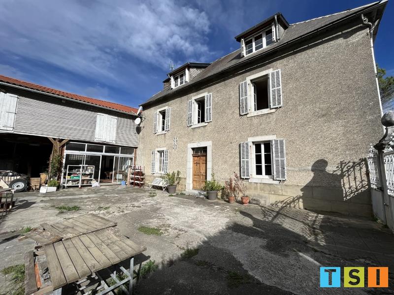 Maison - 200 m² - 7 pièces