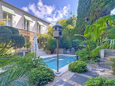 Villa - 230 m² - 6 pièces