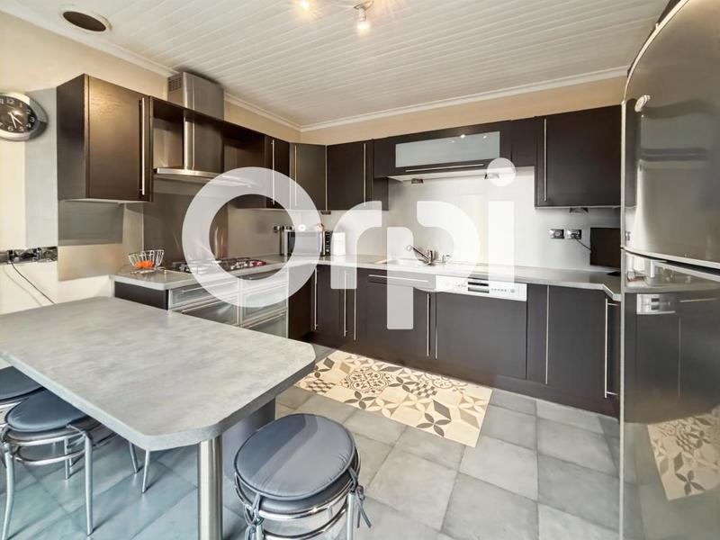 Maison - 138 m² - 6 pièces