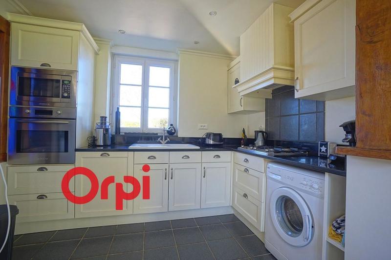 Maison - 252 m² - 9 pièces