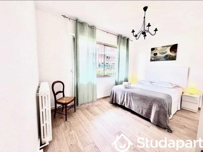 Chambre - 12 m² - 1 pièce