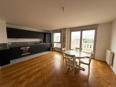 Appartement - 86 m² - 5 pièces