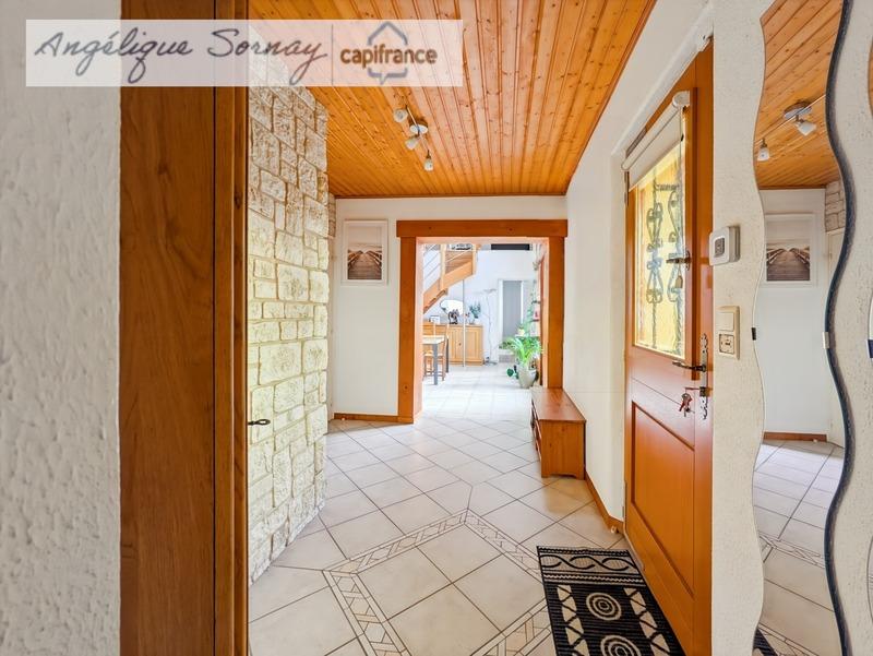 Maison - 210 m² - 8 pièces