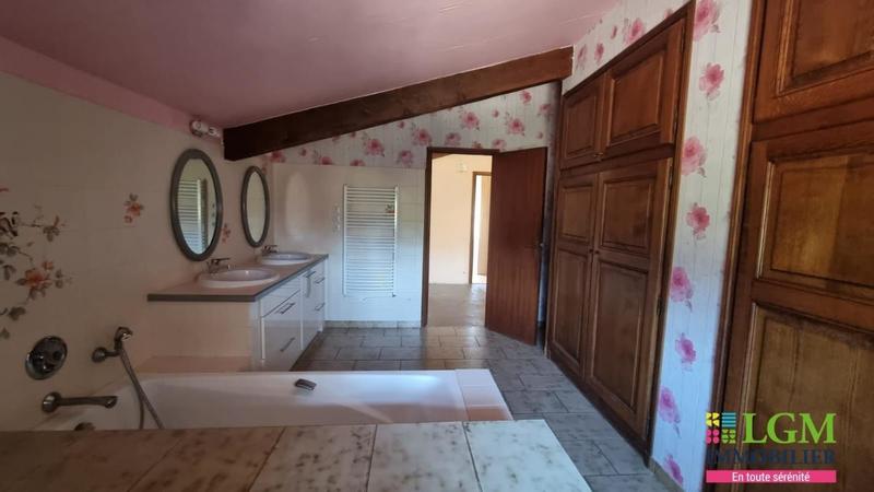 Mas - 219 m² - 6 pièces