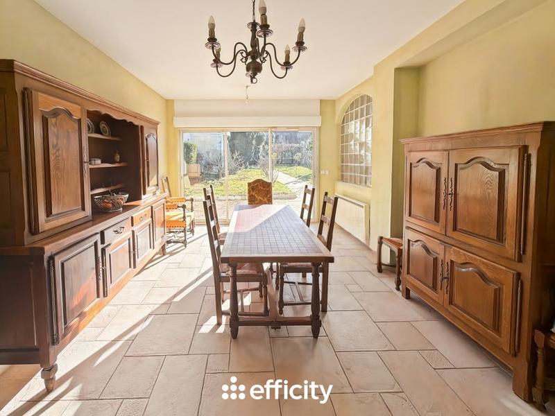 Pavillon - 140 m² - 6 pièces