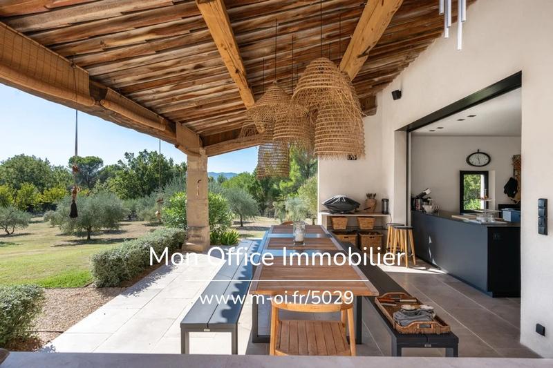 Propriété - 269 m² - 8 pièces